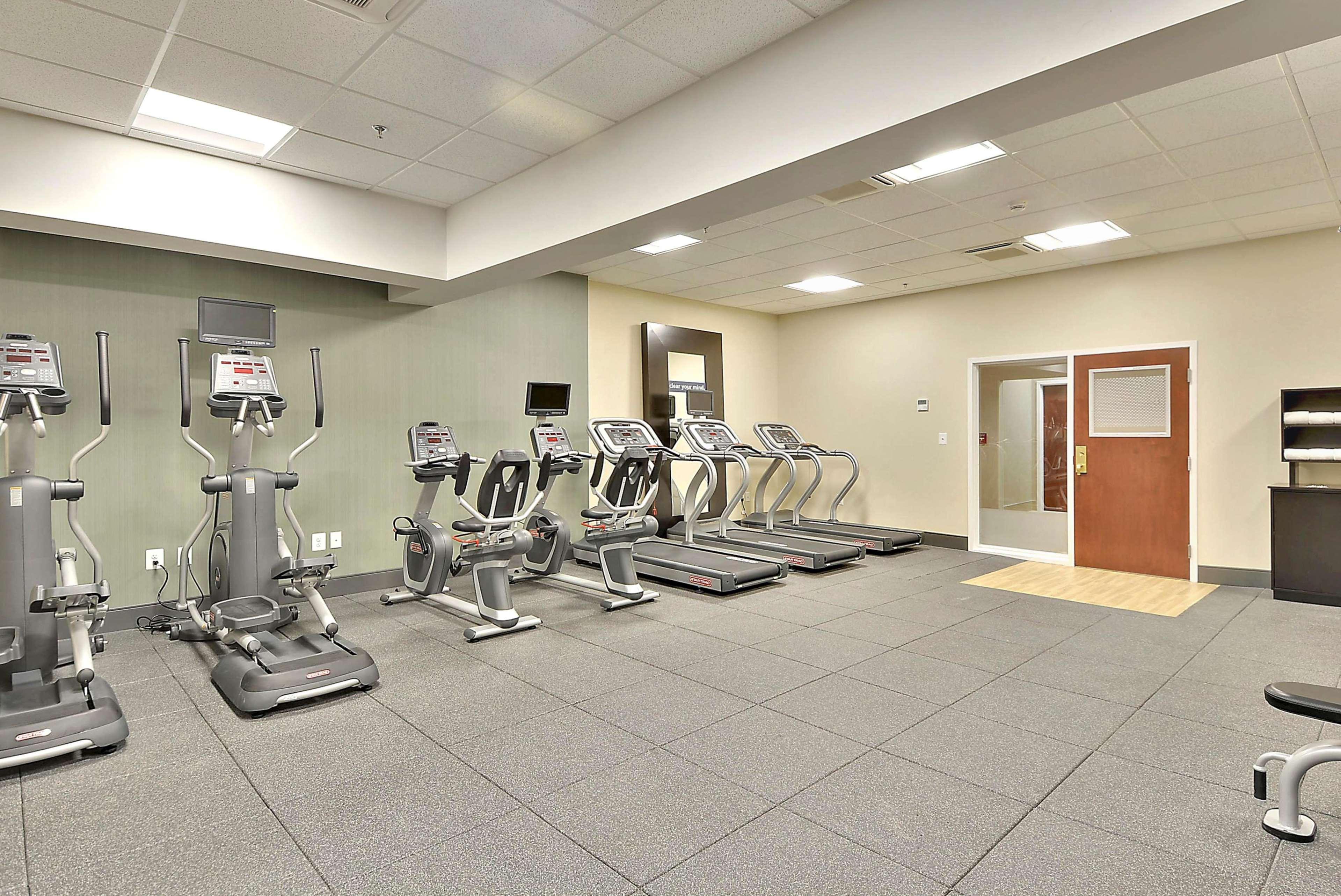 Hampton Inn Alexandria/Old Town Dış mekan fotoğraf