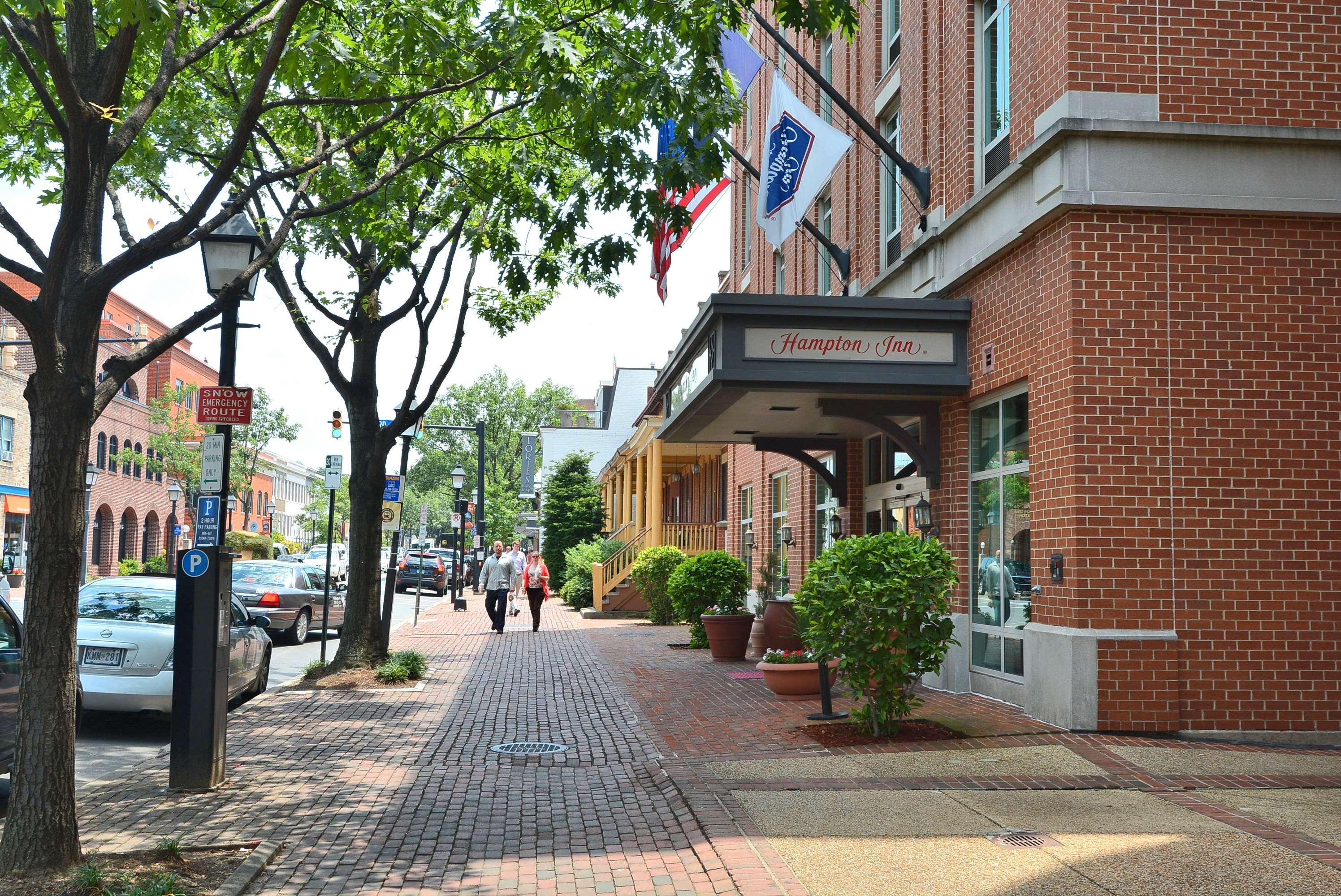 Hampton Inn Alexandria/Old Town Dış mekan fotoğraf