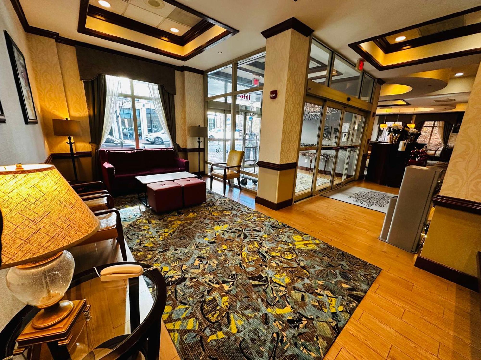 Hampton Inn Alexandria/Old Town Dış mekan fotoğraf
